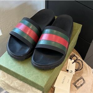 Gucci Men’s web slide sandals size 11